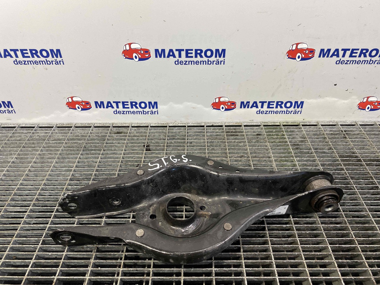 BRAT SPATE INFERIOR STANGA BMW SERIA 1 F20 SERIA 1 F20 - - (2011 2015)