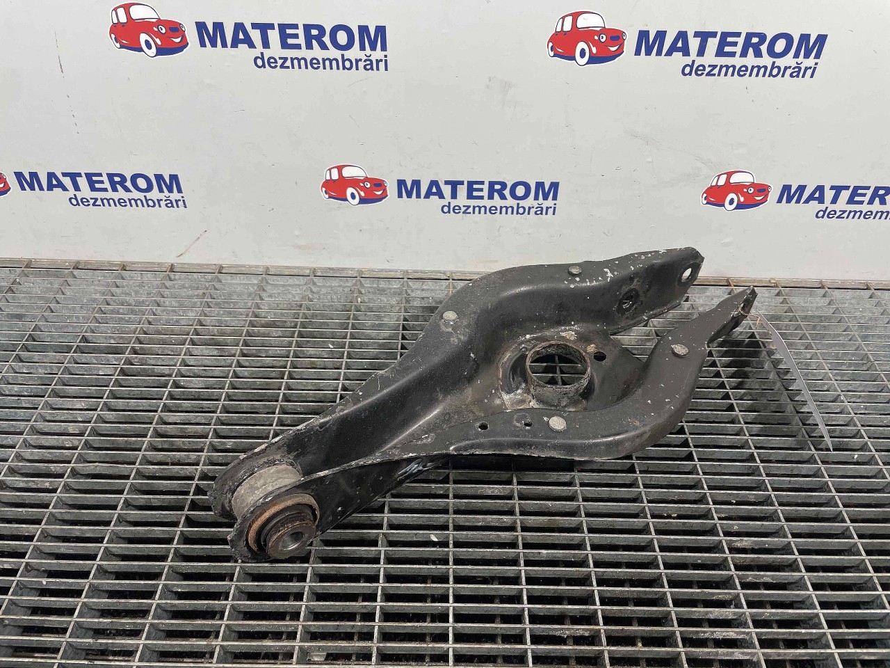 BRAT SPATE INFERIOR STANGA BMW SERIA 1 F20 SERIA 1 F20 - - (2011 2015)