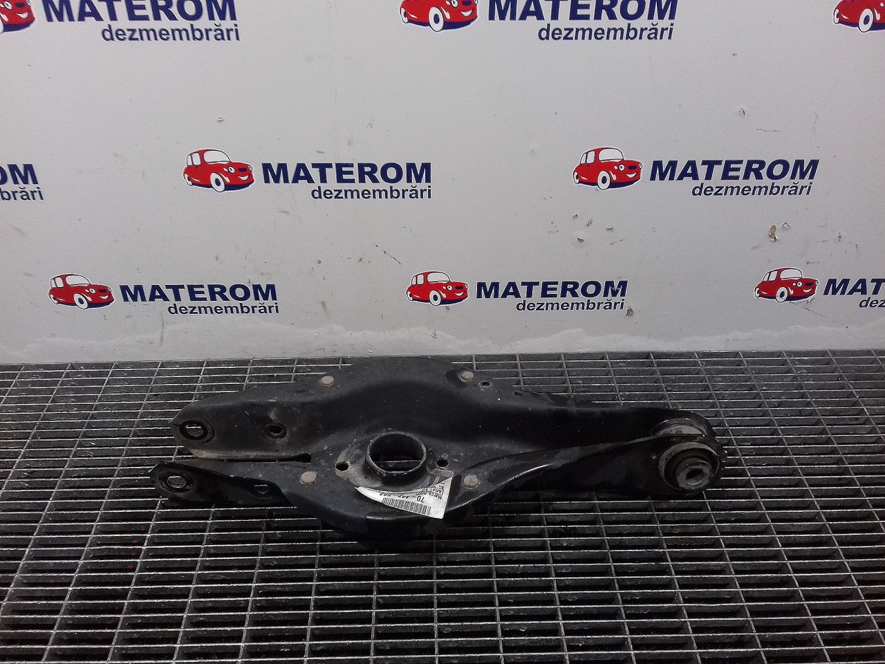 BRAT SPATE INFERIOR STANGA BMW SERIA 3 F 30 SERIA 3 F 30 - - (2011 2018)