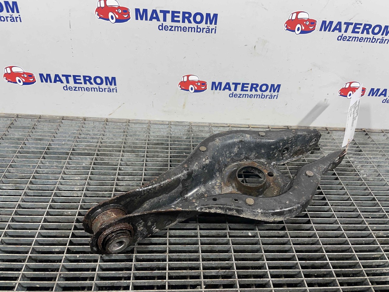 BRAT SPATE INFERIOR STANGA BMW SERIA 3 F 31 - - (2011 2015)