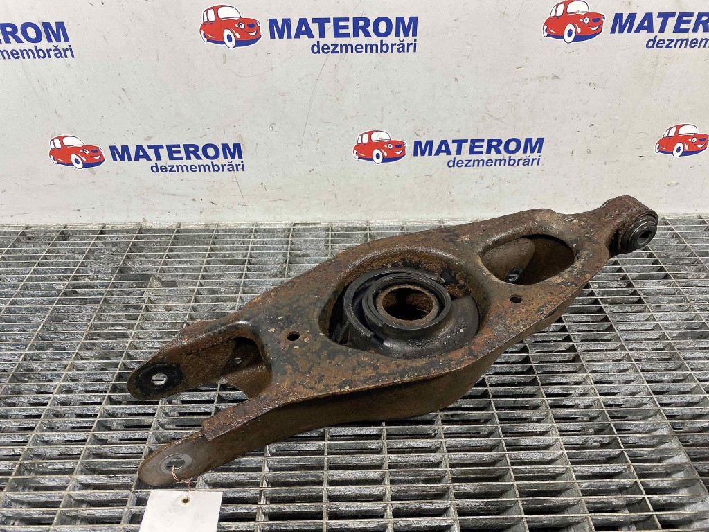 BRAT SPATE INFERIOR STANGA CHRYSLER 300C - - (2011 2014)