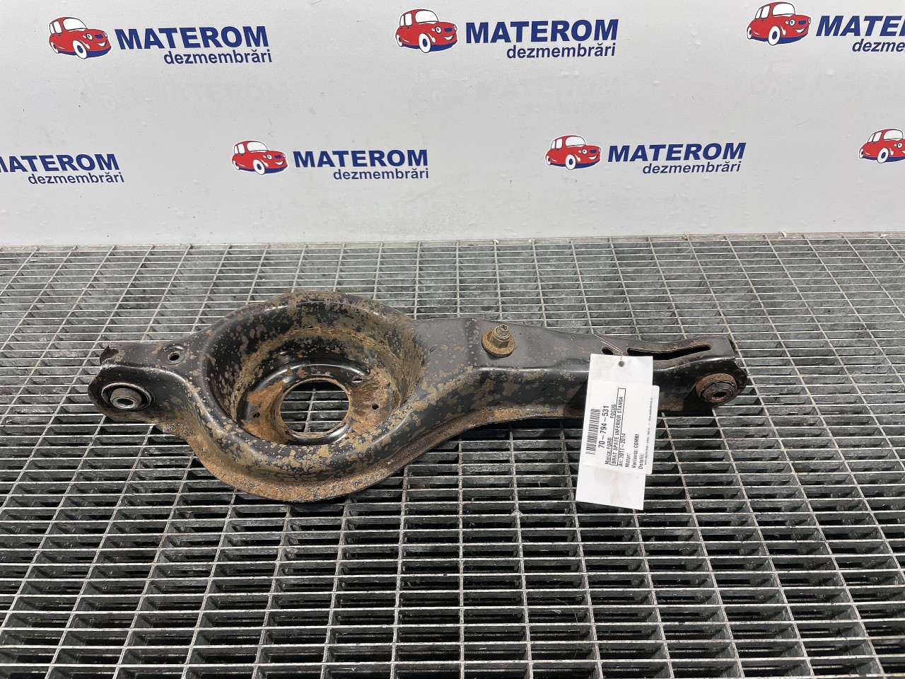 BRAT SPATE INFERIOR STANGA FORD FOCUS - - (2011 2014)