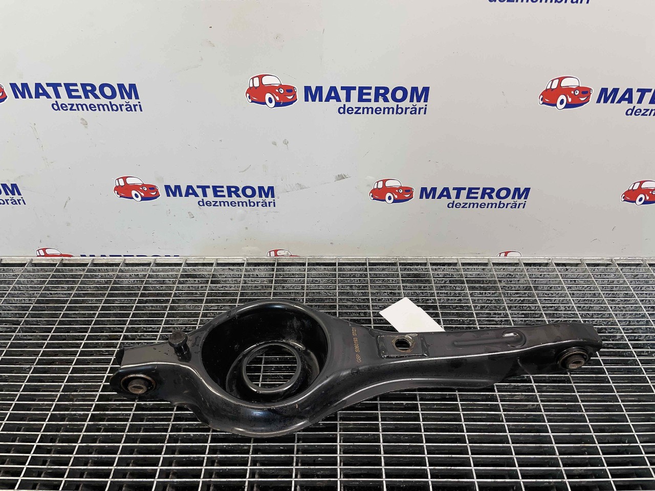 BRAT SPATE INFERIOR STANGA FORD FOCUS FOCUS - - (2008 2010)