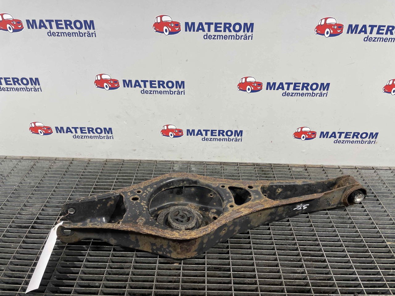 BRAT SPATE INFERIOR STANGA VW GOLF VI - - (2008 2012)