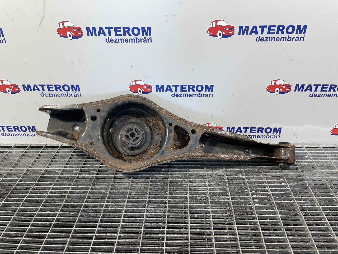 BRAT SPATE INFERIOR STANGA VW GOLF VI - - (2010 2015)