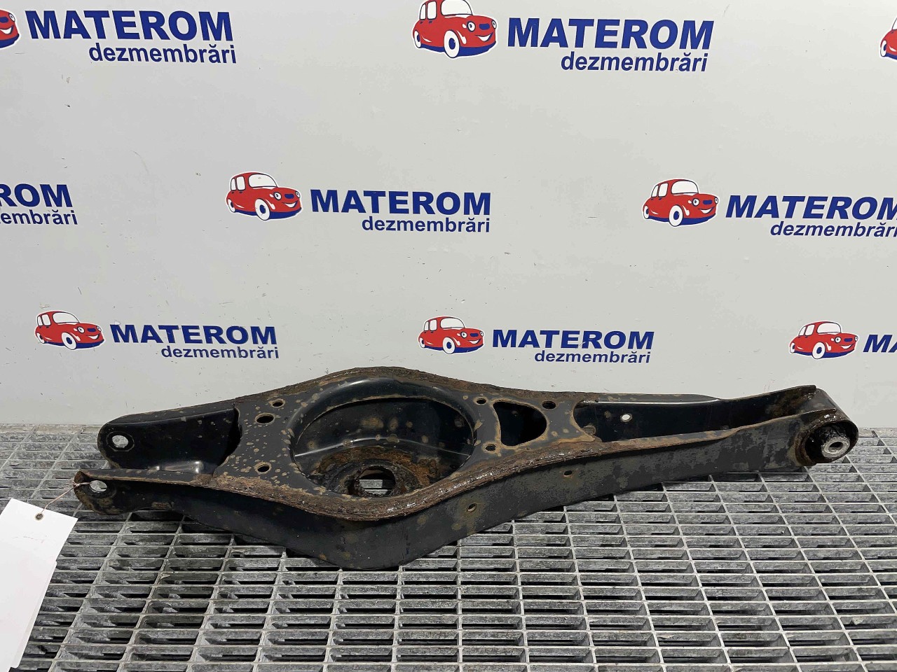 BRAT SPATE INFERIOR STANGA VW PASSAT - - (2010 2014)