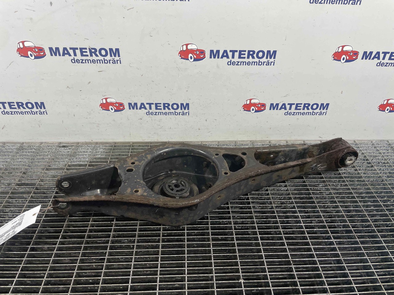 BRAT SPATE INFERIOR STANGA VW PASSAT CC - - (2008 2012)