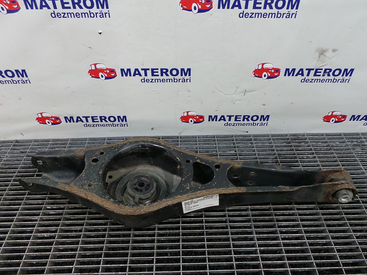 BRAT SPATE INFERIOR STANGA VW PASSAT CC - - (2012 2016)
