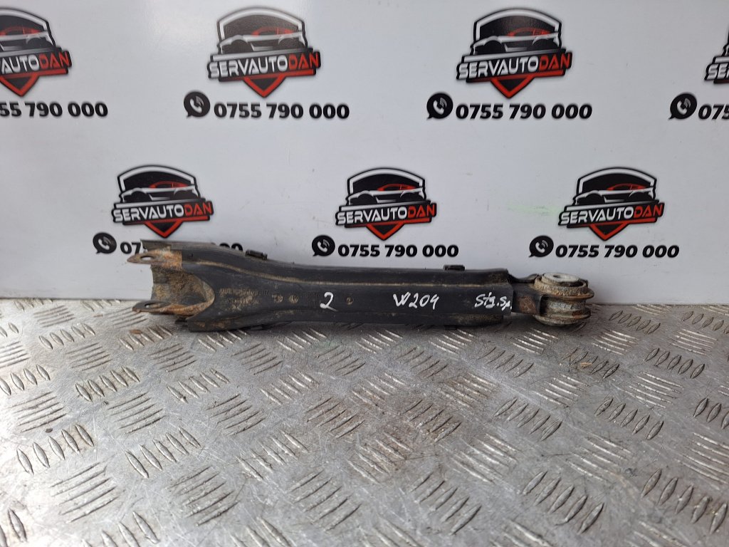 Brat stanga spate Mercedes-Benz C-Class (2007->) [W204] 2.2 Motorina 2011, A2043521205