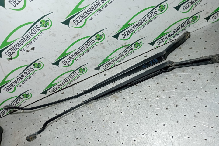 Brat stergator dreapta Ford Focus [1998 - 2004] wagon 5-usi 1.8 TDi MT (75 hp)