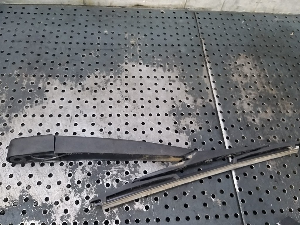 Brat stergator haion opel corsa e x10 13105987