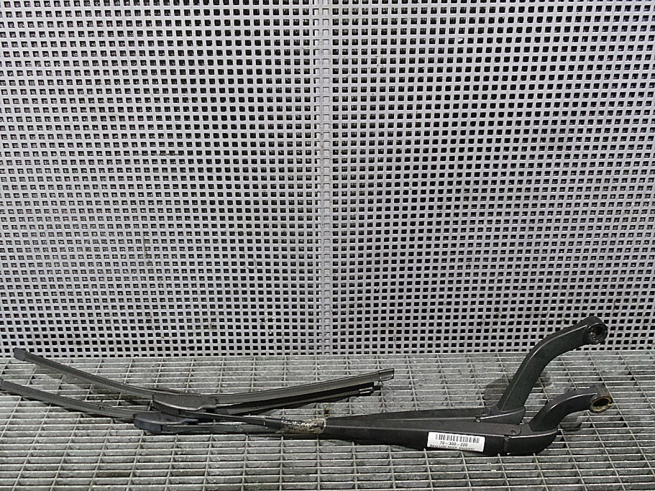 BRAT STERGATOR LAND ROVER DISCOVERY - - (2004 2009)