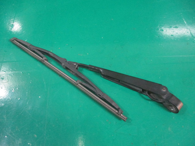 BRAT STERGATOR LUNETA / HAION FORD FOCUS C-MAX FAB. 2003 - 2007 ⭐⭐⭐⭐⭐