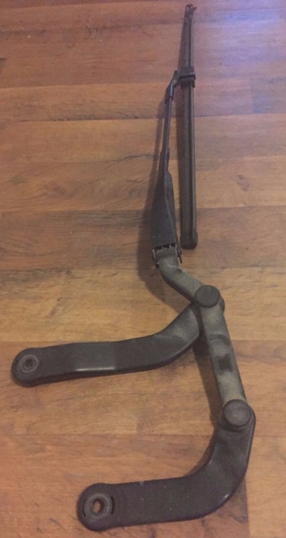 Brat stergator parbriz DREAPTA Mercedes CLS W219 A2118200444