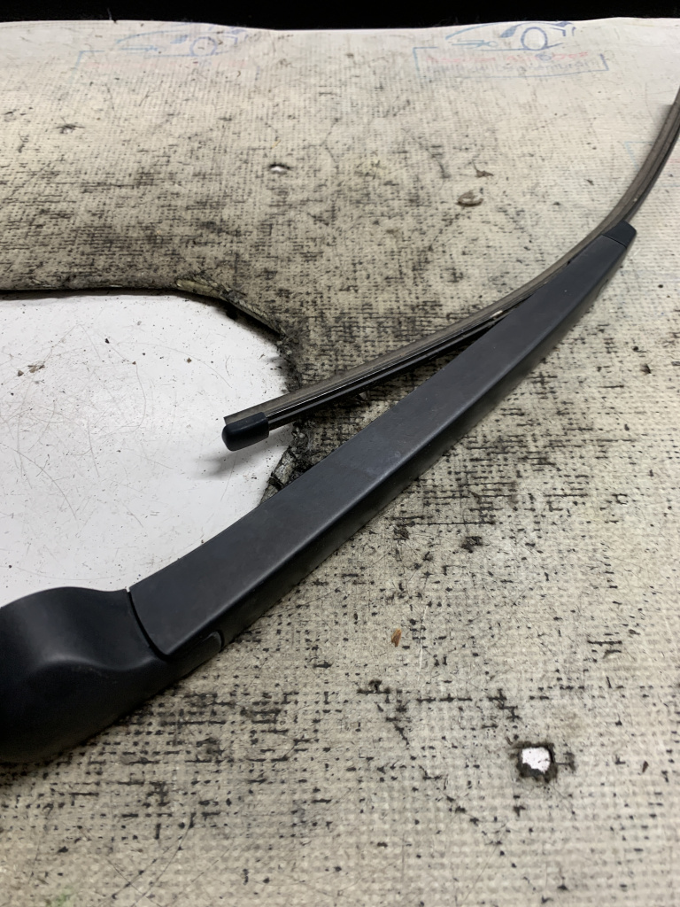 Brat stergator spate Volkswagen Tiguan - Motorina 2019, -