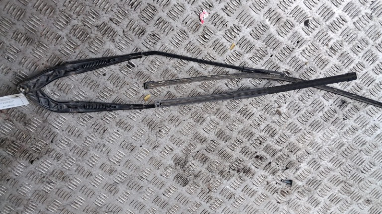 Brat stergator stanga Mercedes A150 w169 benzina, cod motor 266.920 , transmisie manuala , an 2005 cod A169820