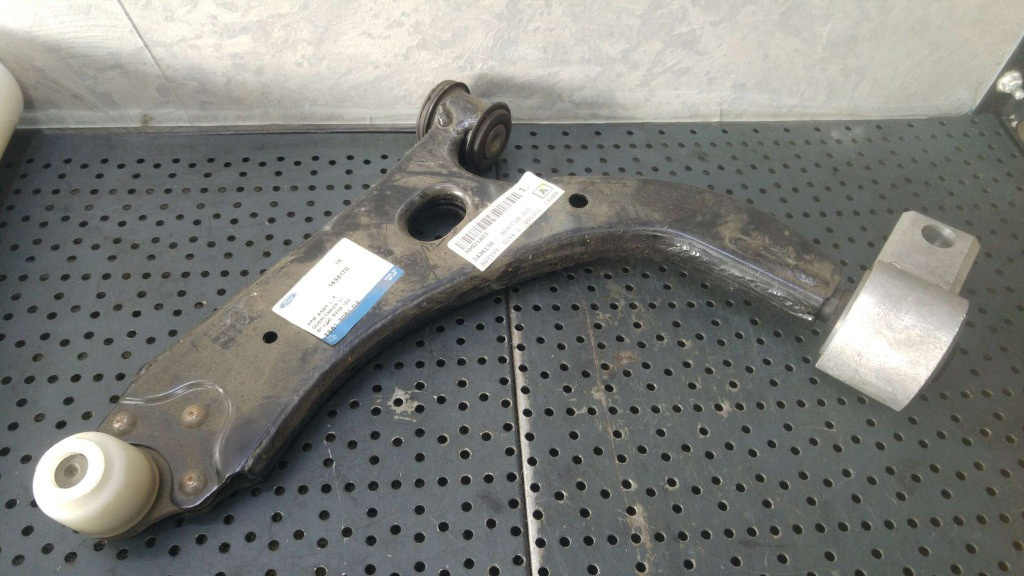 Brat suspensie roata stanga fata ford fiesta 5 jh jd 2s613051da 1436170