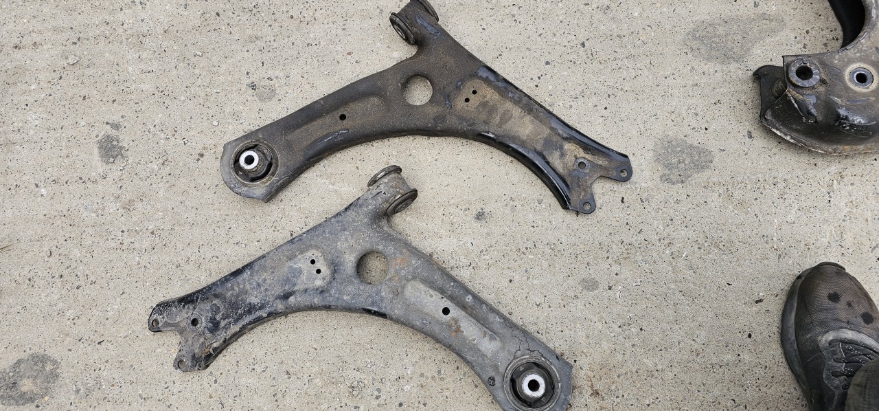 Brate bascula stanga / dreapta fata skoda Superb 2 2009 2010 2011 2012 2013