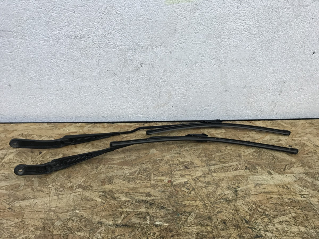 Brate stergator Audi A4 B8 2.0TFSI , 180cp, Manual sedan 2009 (8K1955407)