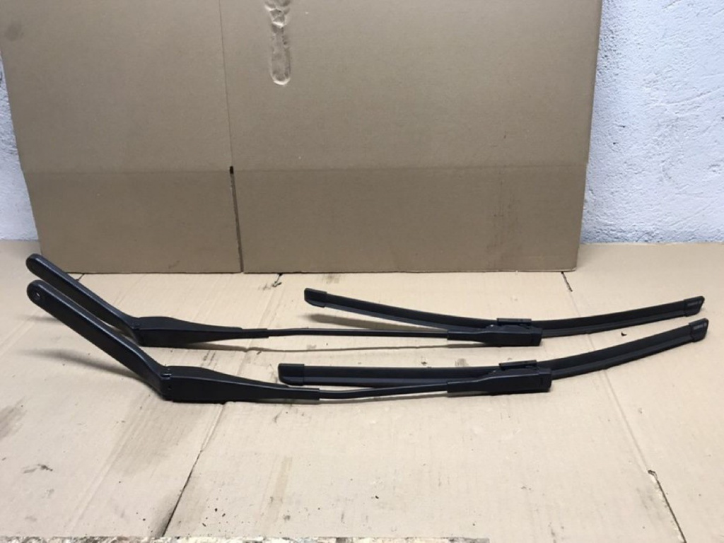 Brate stergator Bmw E87 118d M hatchback 2008 (cod intern: 10359)