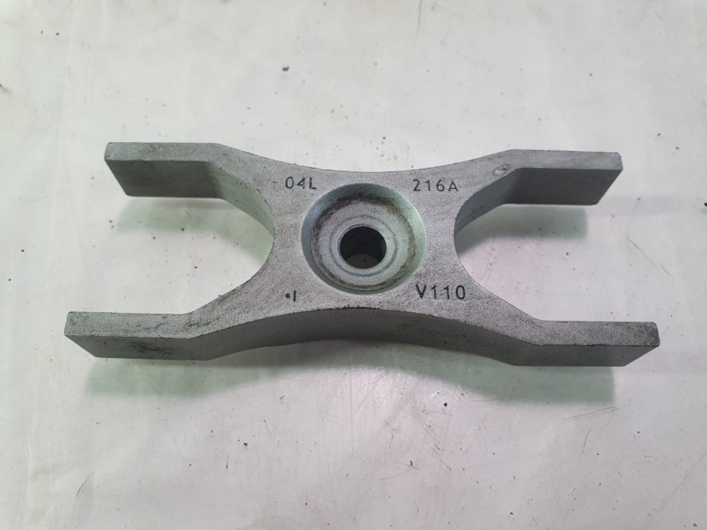 Brida injector 04L216a 2.0 tdi CRLB Skoda Superb 3 [2015 - 2020] 2.0 tdi CRLB