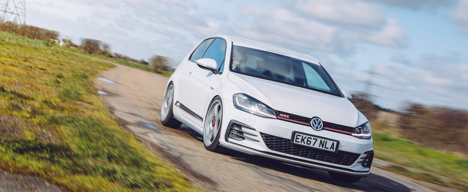 Britanicii au terminat de tunat vechiul Golf GTI. Hot hatch-ul are acum cu 70% mai multa putere