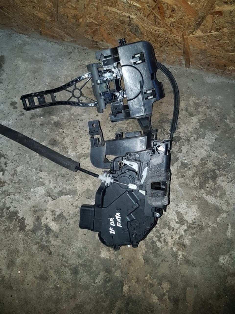 Broasca 6w8a-21812-ad usa dreapta fata jaguar xf 2008-2015