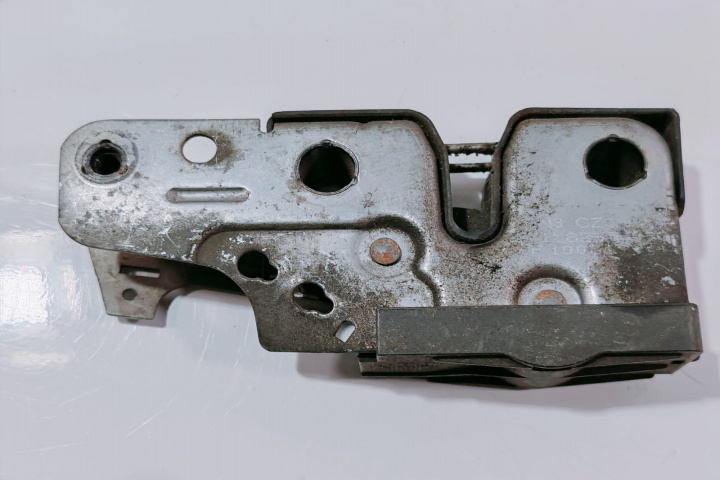 Broasca capota 3C18235030 Volkswagen VW Passat B6 [2005 - 2010]