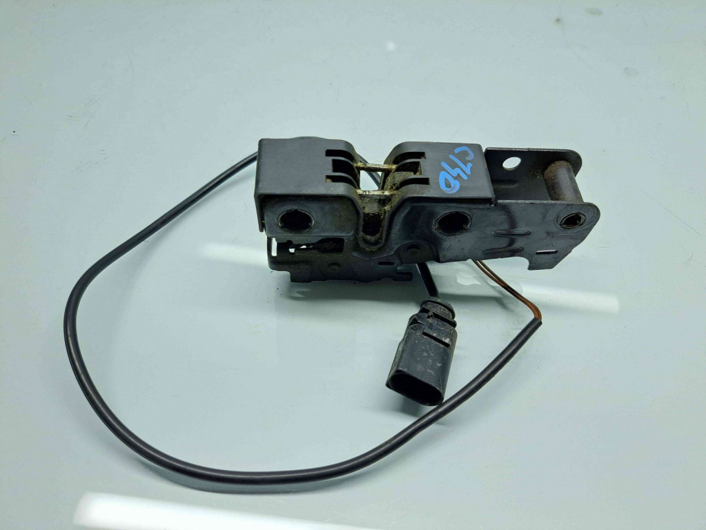Broasca capota Audi A3 Sportback (8PA) [Fabr 2004-2013] 8P0823509H