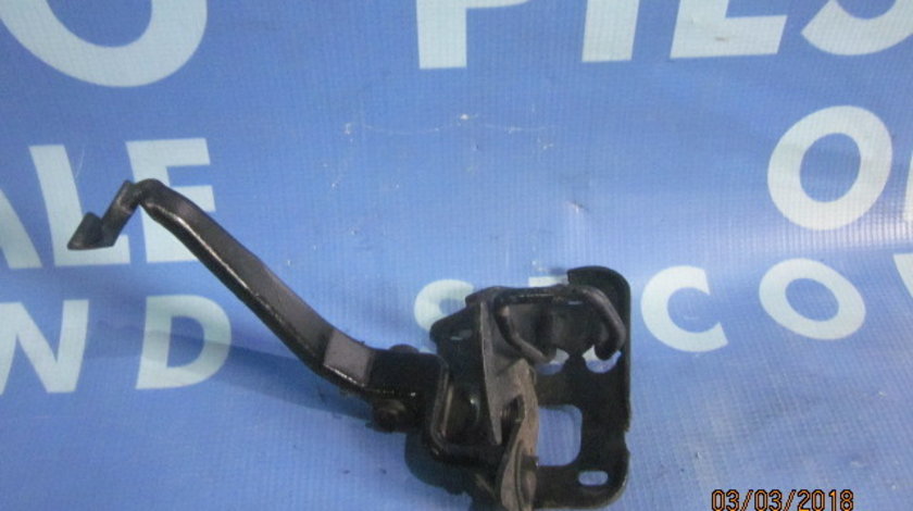 Broasca capota Audi A4 ;  8D0823496 (siguranta)