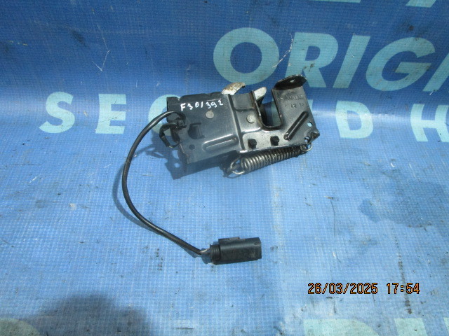 Broasca capota BMW F30 2012; 7242548 (stanga)