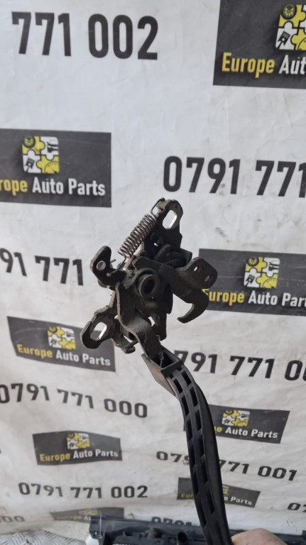 Broasca capota Citroen C4 B7 1.6 HDI cod motor 9HR / DV6C transmisie manuala an 2012