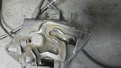 Broasca capota cu sufa si maner vw passat b5 3b0823509k