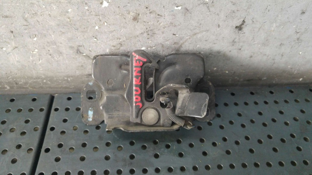 Broasca capota dodge journey