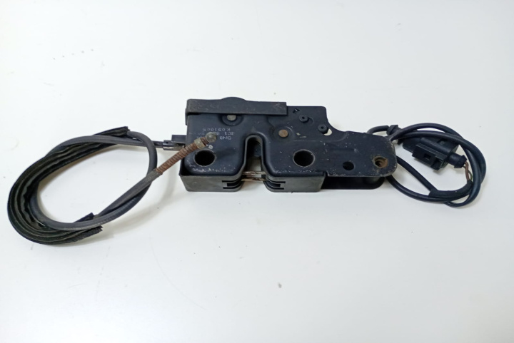 Broasca capota fata 3C1823509C Volkswagen VW Passat B6 [2005 - 2010]