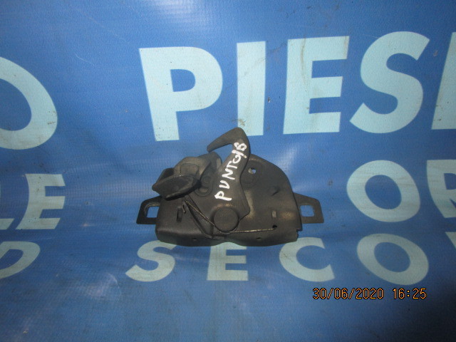 Broasca capota Fiat Punto 2008