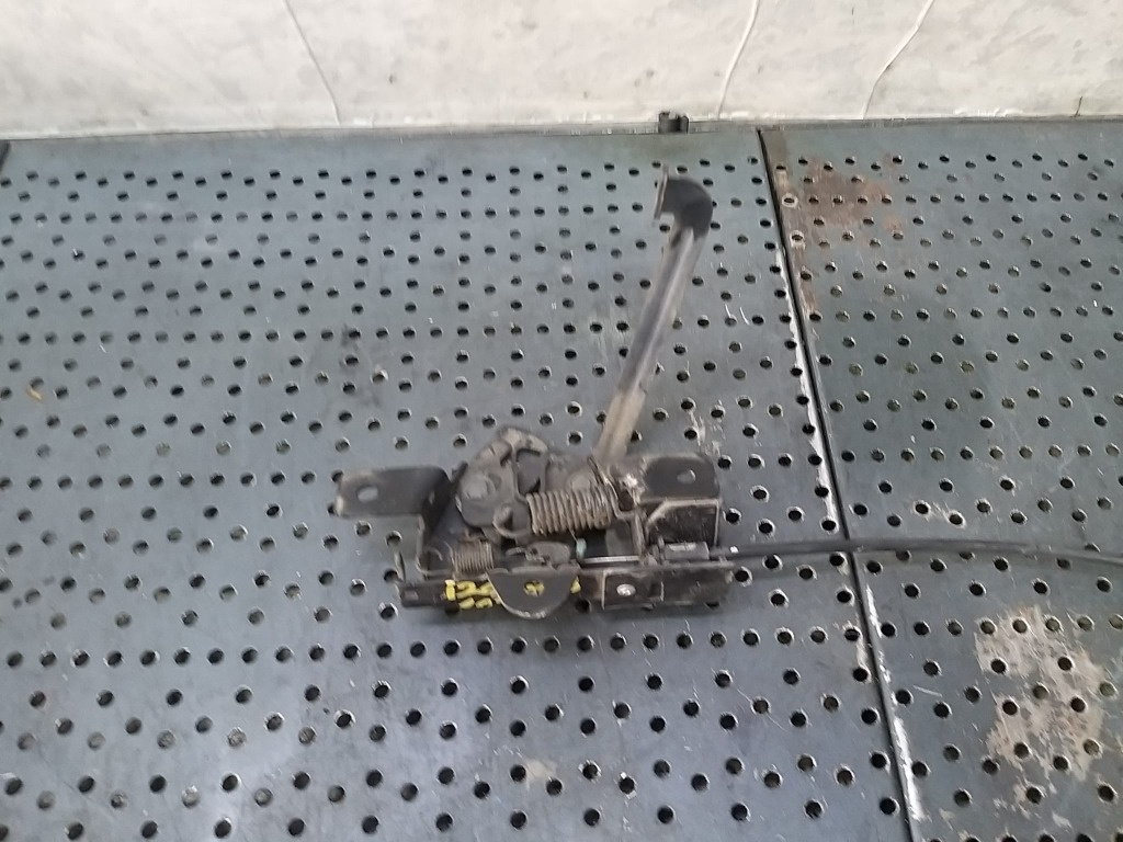 Broasca capota hyundai i20