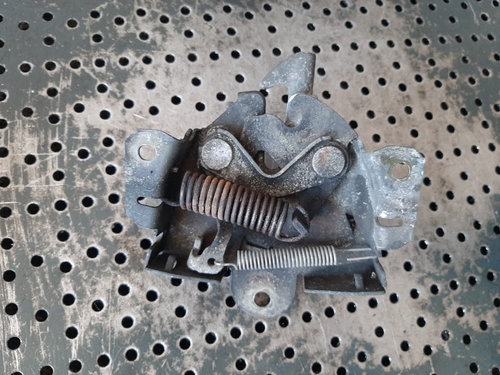 Broasca capota mitsubishi outlander 1 2001-2005