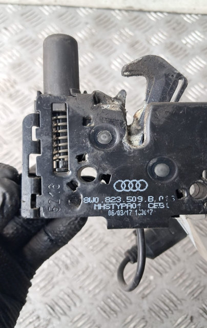 Broasca capota motor 8W0823509B Audi A4 B9 [2015 - 2020] Sedan 2.0 TDI MT (190 hp) cod motor DETA , ...