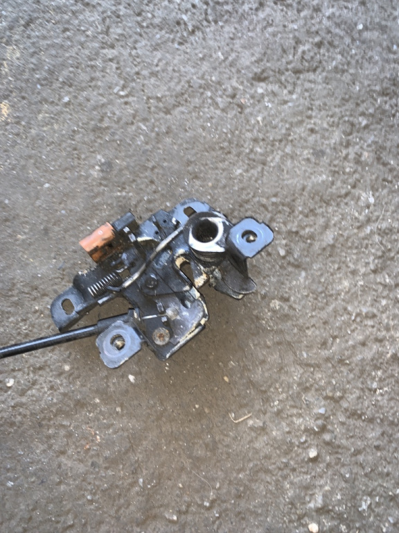 Broasca capota motor Audi A3 8L [facelift] [2000 - 2003] Hatchback 3-usi 1.6 MT (102 hp) (8L1)