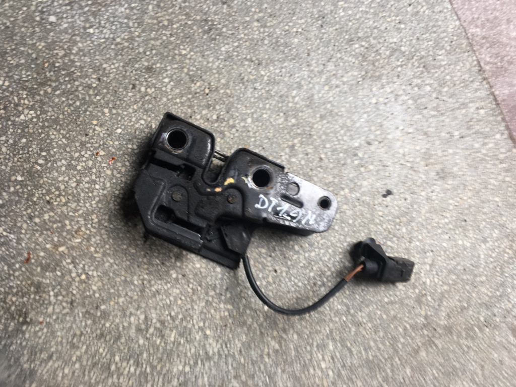 Broasca capota motor Volkswagen VW Polo 4 9N [2001 - 2005] Hatchback 5-usi 1.2 MT (64 hp) (9N_)