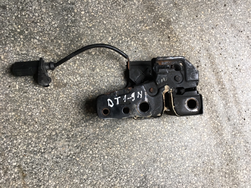 Broasca capota motor Volkswagen VW Polo 4 9N [2001 - 2005] Hatchback 5-usi 1.2 MT (64 hp) (9N_)