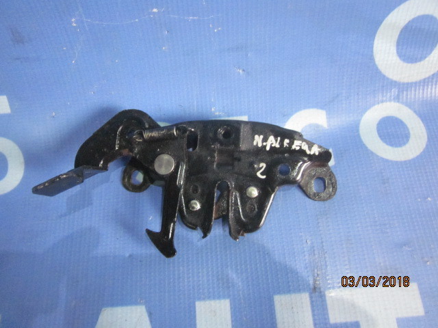 Broasca capota Nissan Almera