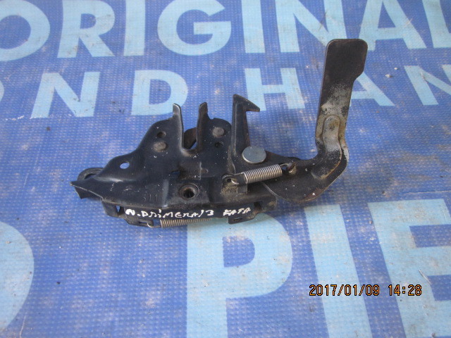 Broasca capota Nissan Primera