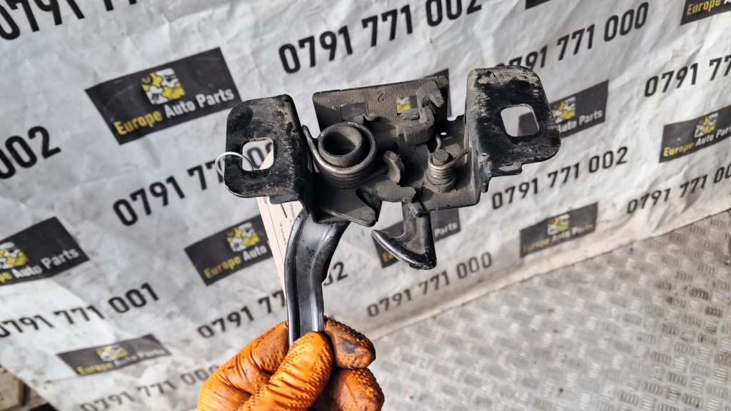 Broasca capota Opel Astra J 1.6 benzina cod motor A16LET an 2010