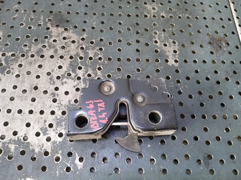 Broasca capota seat ibiza 6j 5u0823509a