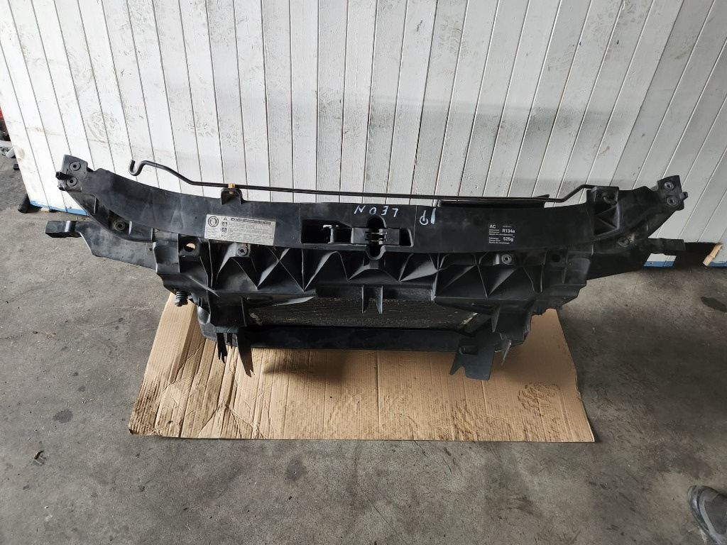 Broasca capota Seat Leon 1P 1.2 TSI an 2011