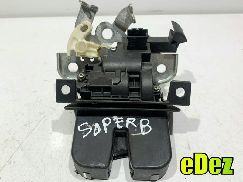 Broasca capota spate Audi Q5 (2008-2012) [8R] 8K9827505