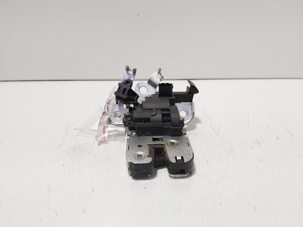 Broasca capota spate, cod 5C6827505D, VW Jetta 4 (6Z) (id:688339)