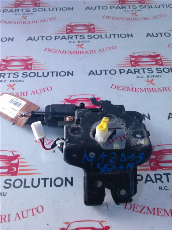 Broasca capota spate MAZDA 3